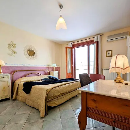 Bed And Breakfast Sole Del Salento By Salento Com Oda ve Kahvaltı Sanarica